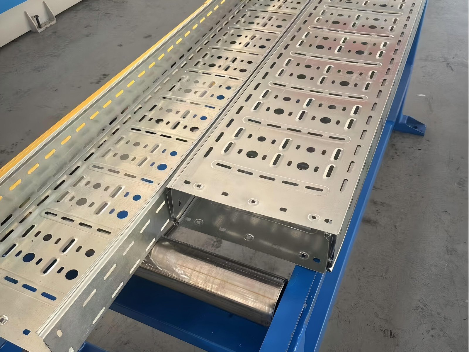 cable tray roll forming machine