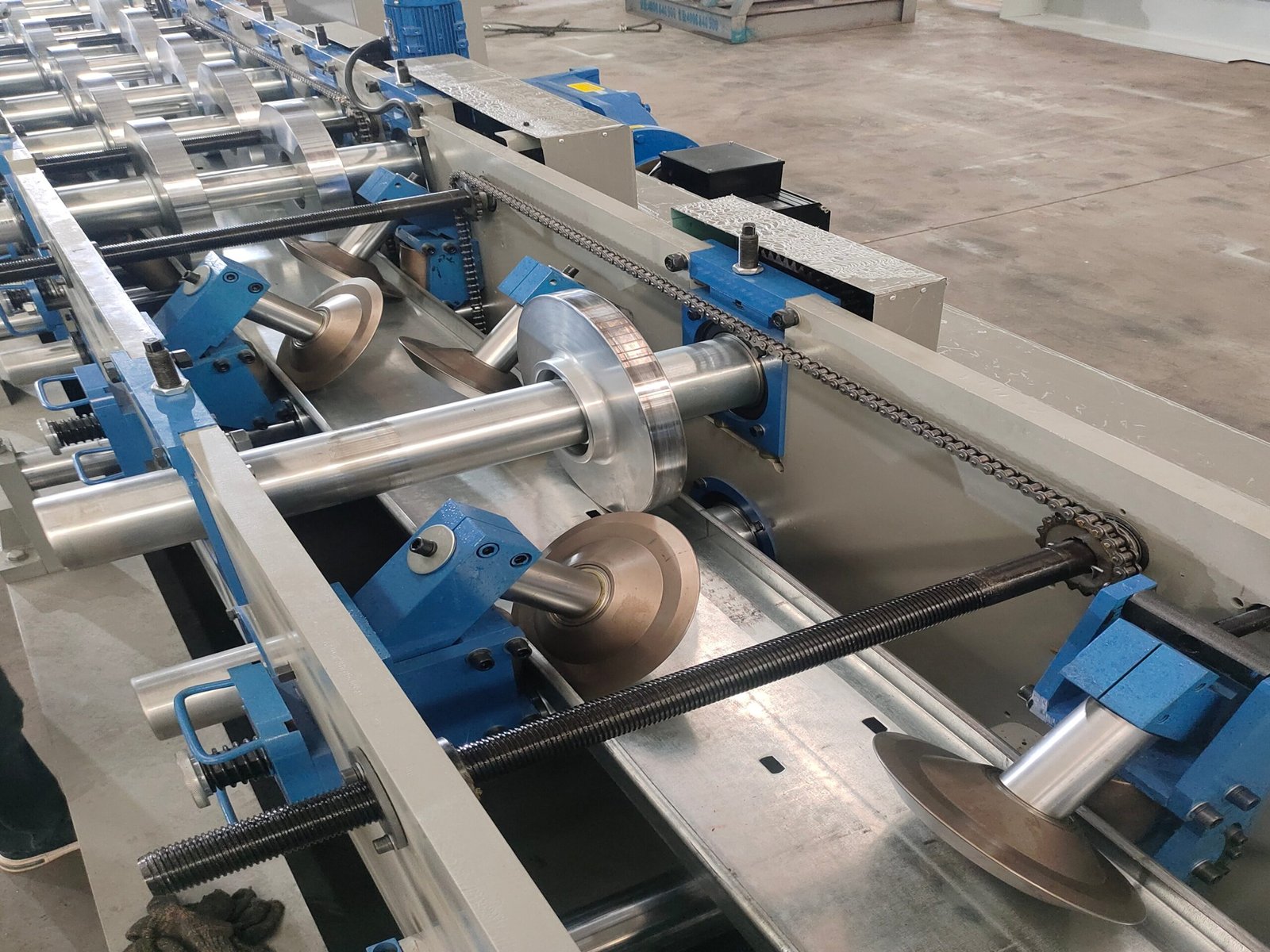 purlin machine